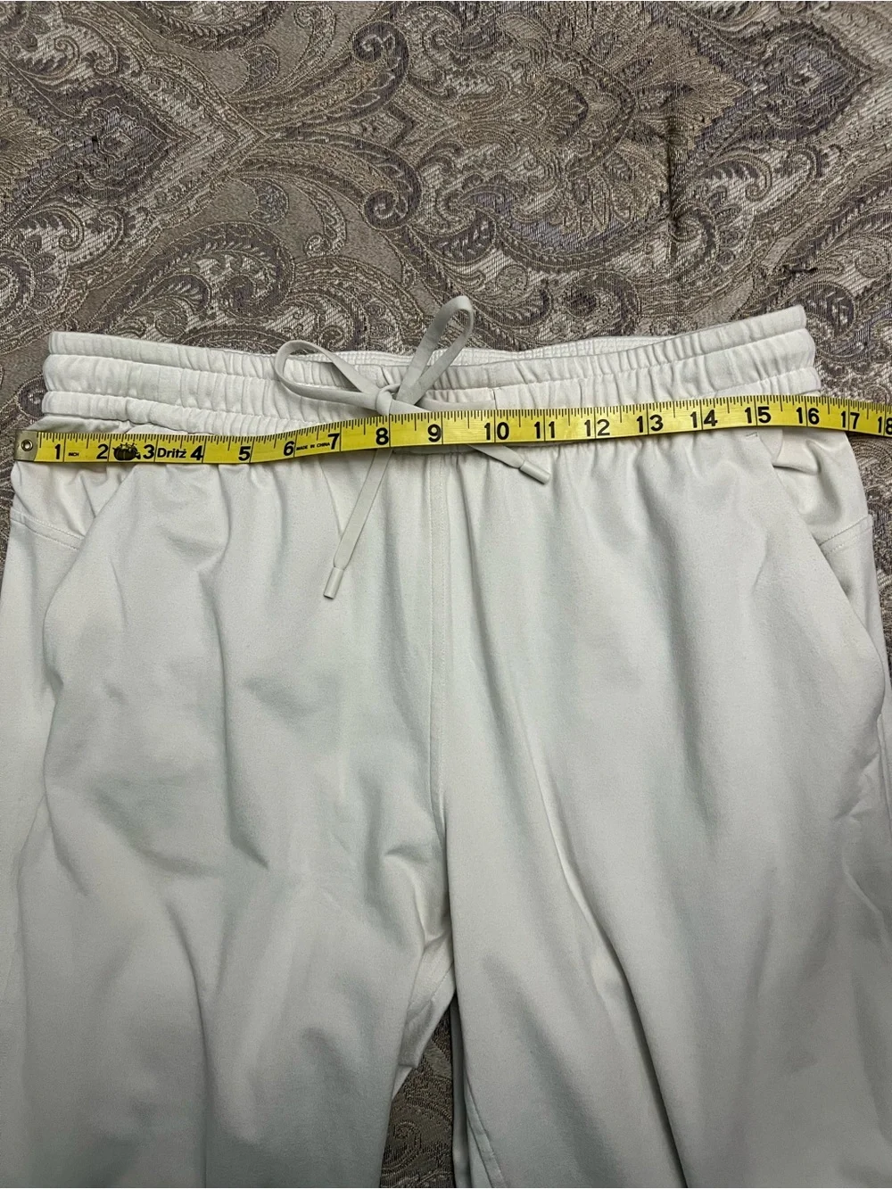 Lululemon Soft Jersey Classic-Fit Mid-Rise Jogger , Size 8, Mojave tan/Ivory